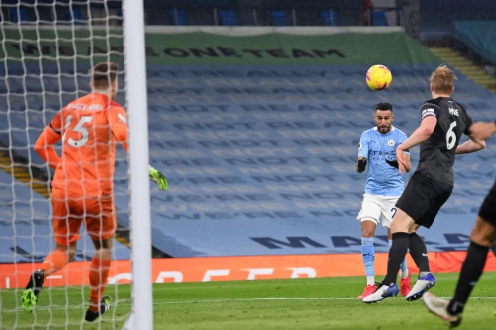 都体：弗拉霍维奇遭遇左腿拉伤，预计将缺阵至今年年底（都灵体育报：弗拉霍维奇左腿拉伤，预计缺席至年末）