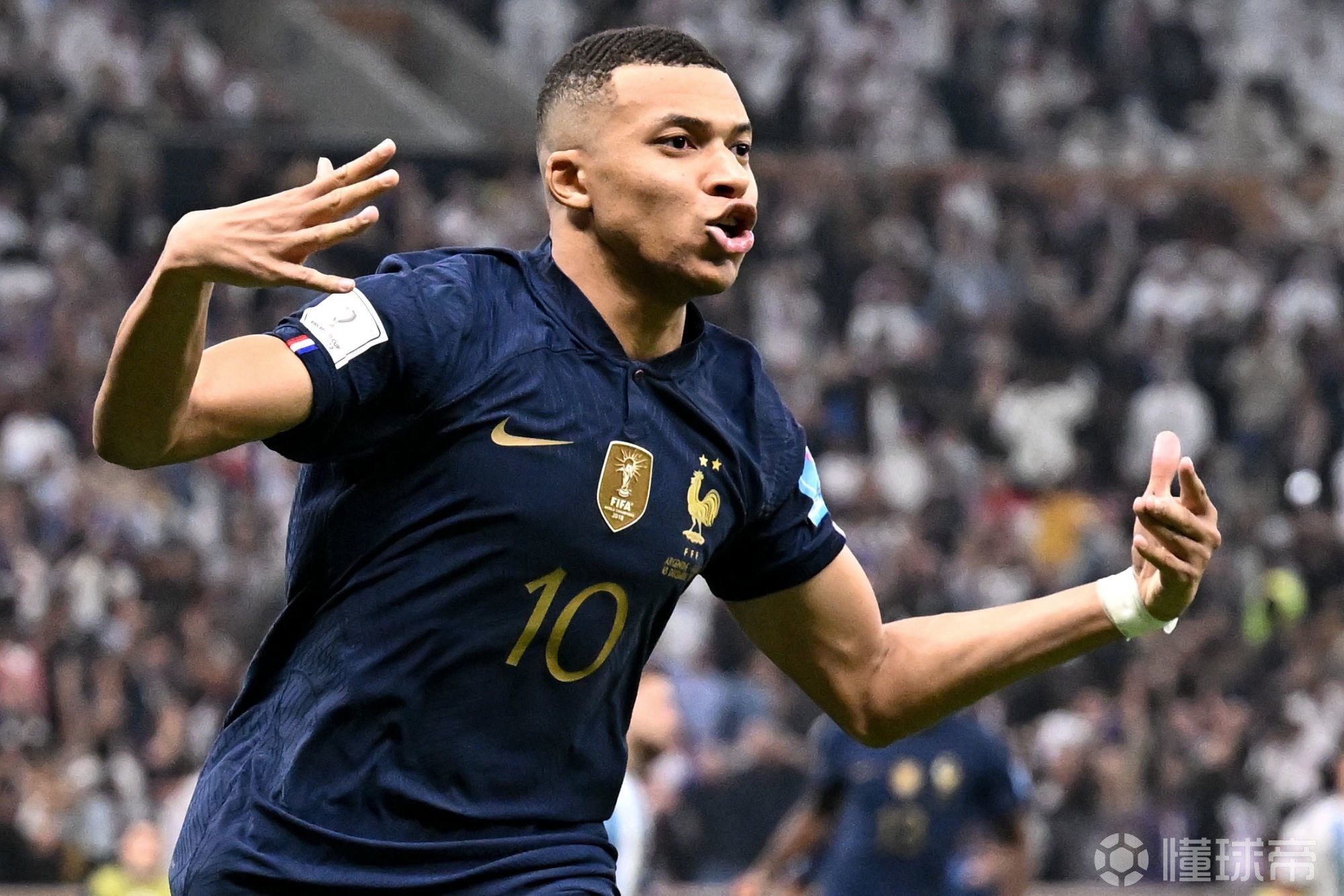 拉菲尼亚拒绝亿万诱惑！巴萨核心霸气宣言：我的心只属于这里（拉菲尼亚回绝天价报价：只愿为巴萨而战）