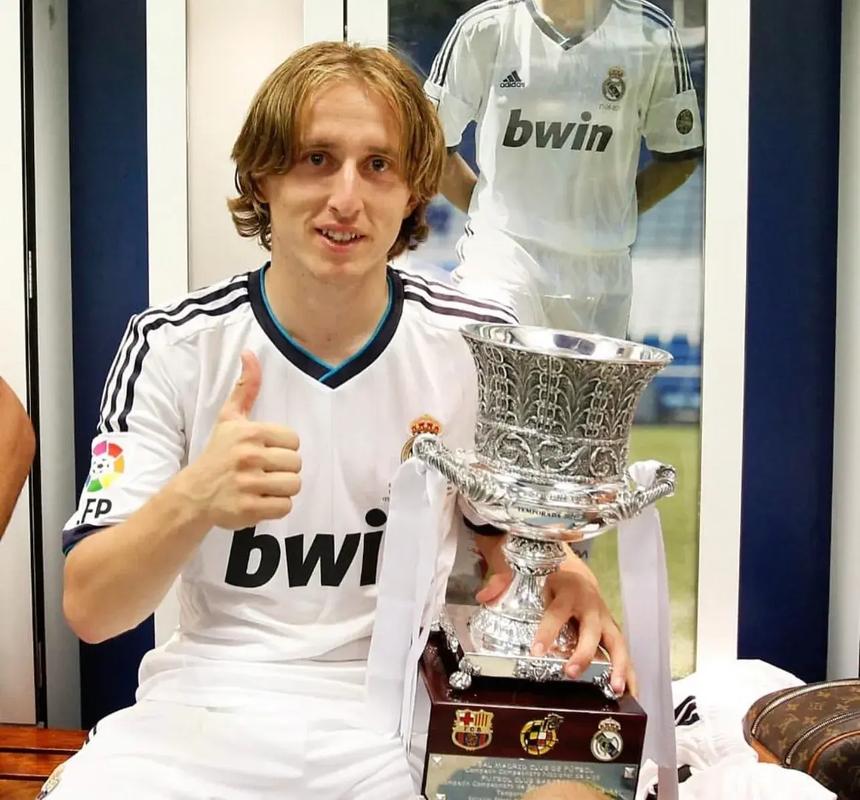 罗马诺：迈尼昂与米兰续约谈判停滞，但他与国米没有任何接触（罗马诺：迈尼昂与米兰续约停摆，与国米并无接触）