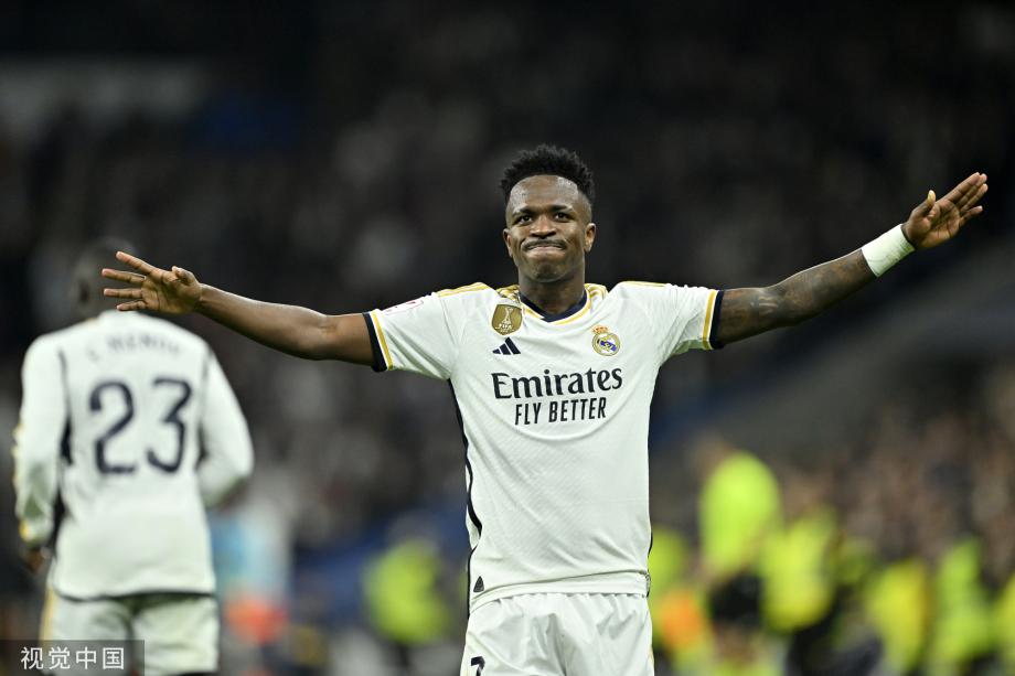 什琴斯尼因肠胃炎缺阵，巴塞罗那迎战奥萨苏纳冲击七连胜（什琴斯尼因胃肠炎缺席，巴塞罗那对阵奥萨苏纳力争七连胜）