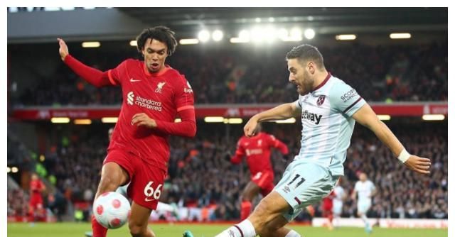 法尔克：纽卡等队曾想引进卡尔，但拜仁抢先与球员完成续约（法尔克：纽卡等队有意卡尔，拜仁先一步与其完成续约）