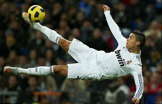 阿尔巴尼亚中场：比赛70分钟内，我们与英格兰的水平不相上下（阿尔巴尼亚中场：前70分钟我们与英格兰旗鼓相当）