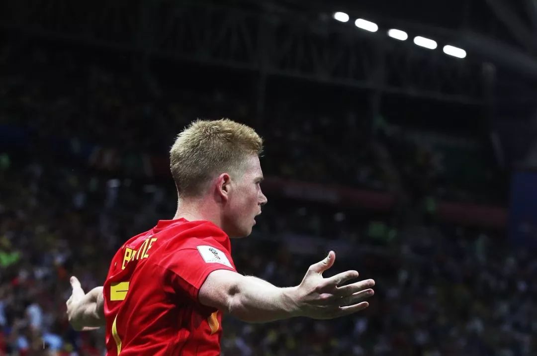 德劳伦蒂斯：孔蒂正带领球队重回正轨，球员也听从了他的指示（德劳伦蒂斯：孔蒂已让球队走上正轨，球员们在执行其部署）